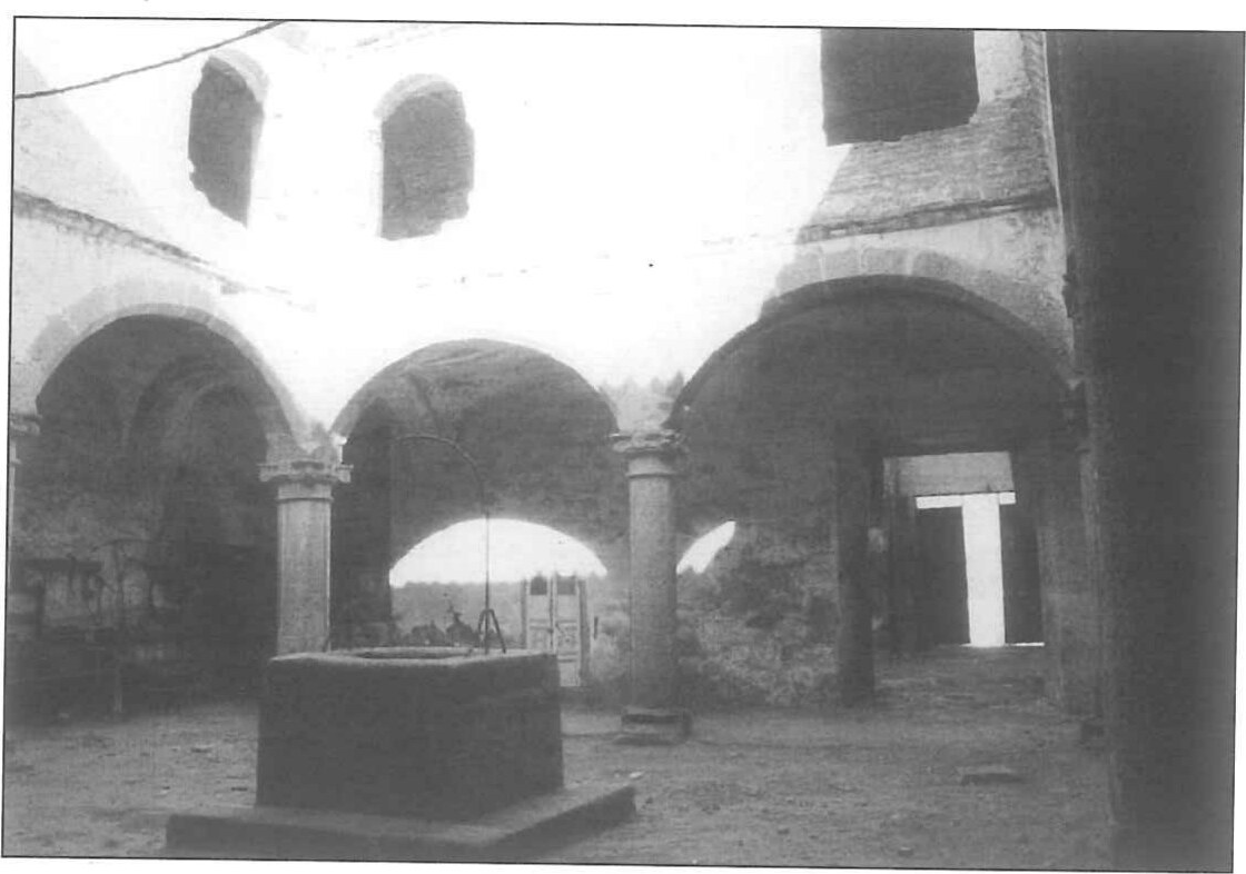 Claustro del convento antes de la reforma